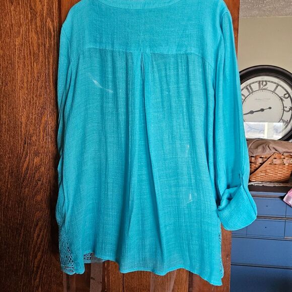Zac & Rachel Blue Pleated LS Blouse Woman Petite M Button‑Front Lightweight Top - Picture 5 of 5